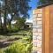 Ocean Cove - cosy retreat steps from beach & cafes