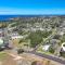 Ocean Cove - cosy retreat steps from beach & cafes