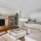 Lakeside - relaxed 3 BR waterfront retreat