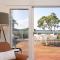 Aarini Cottage - The Ultimate Beachside Escape!