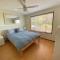Rileys Retreat - coastal home close to beach