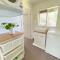 Rileys Retreat - coastal home close to beach