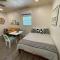 Beautifully Renovated Studio 2 Miles From Marina!
