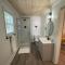 Beautifully Renovated Studio 2 Miles From Marina!