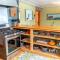 Lodge on Leiter with hot tub!