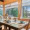 Lakefront Escape Hot Tub & Sauna Retreat