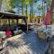 Lakefront Escape Hot Tub & Sauna Retreat