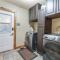 Lakefront Escape Hot Tub & Sauna Retreat