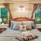 Lakefront Escape Hot Tub & Sauna Retreat