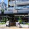 Live On the Iconic Sydney CBD Wharf with family