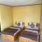 WISMA SUNRISE GUEST HOUSE 10 minutes by walking to the big fruit market in Berastagi