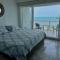Apartamentos con playa privada y vista al mar