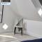Spacious 4BDR House By Homebird Property Management Short Lets & Serviced Accommodation Leeds With Private Parking & Garden