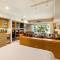 Palisades Tahoe Lodge Rentals Studio #207