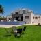 Exclusive 7-Bdr Villa with Panoramic Views & Saltwater swimming pool!