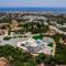 Exclusive 7-Bdr Villa with Panoramic Views & Saltwater swimming pool!