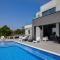 Exclusive 7-Bdr Villa with Panoramic Views & Saltwater swimming pool!