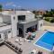 Exclusive 7-Bdr Villa with Panoramic Views & Saltwater swimming pool!