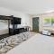 Best Western Plus Hilltop Inn