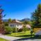 "La Combe Fleurie" Appartements & Chambres photo 8