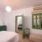 Two Bedroom Garden Cottage in Quiet Street