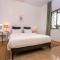 Two Bedroom Garden Cottage in Quiet Street