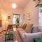 Two Bedroom Garden Cottage in Quiet Street