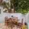 Two Bedroom Garden Cottage in Quiet Street