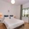 Two Bedroom Garden Cottage in Quiet Street