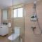 Two Bedroom Garden Cottage in Quiet Street