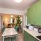 Two Bedroom Garden Cottage in Quiet Street
