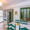 Two Bedroom Garden Cottage in Quiet Street