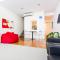 Oversized Designer Warehouse In Surry Hills City