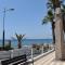 Fantastic studio - beachfront