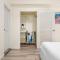 Condado Modern Urban Studio Couple's Retreat