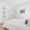 Condado Modern Urban Studio Couple's Retreat