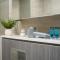Waterloo Shopping and Entertainment Apartment
