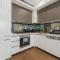 Waterloo Shopping and Entertainment Apartment