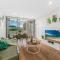 Waterloo Shopping and Entertainment Apartment