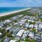 The Beachside Sanctuary -500m from Beach with Pool & Heated Spa