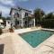 Gemütlich-modernes Ferienhaus-2 Schlafz-privater Pool-Garten-5min bis Coral Bay
