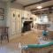 Charming Cottage in Oppède amidst Vineyards