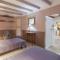 Charming Cottage in Oppède amidst Vineyards