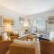 Superb beachfront villa with guest house 50m opposite