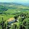 Cosy holiday home in Tuscany with shared swimming pool