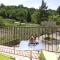 Charming holiday flat with shared pool, Malaucène