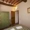 Tuscan Hilltop Farm Stay
