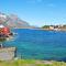 3 person holiday home in Henningsvær-By Traum