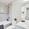 Corner Luxury High-Rise Condo Sleeps 7