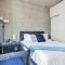 Corner Luxury High-Rise Condo Sleeps 7